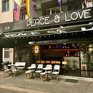  Hostel Peace & Fransa